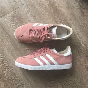Adidas Women's Gazelle Shoes (Ash Pearl/White)